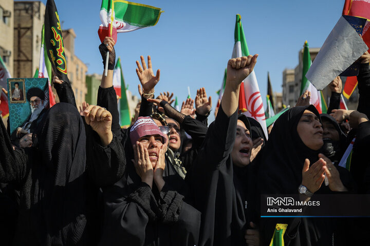 تشییع پیکر ۲ شهید اقتدار در اهواز