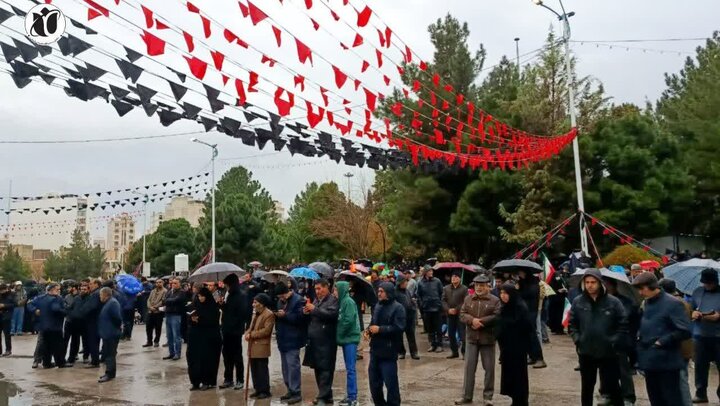 اجتماع کرمانی‌ها در سومین روز سوگ و حماسه