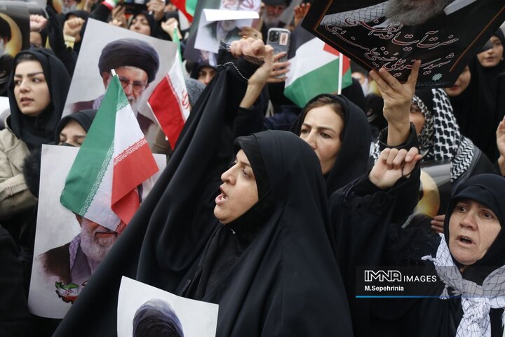 اجتماع عظیم مردمی و هیئات حسینی بمناسبت شهادت رهبر انقلاب در تبریز