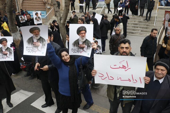 اجتماع عظیم مردمی و هیئات حسینی بمناسبت شهادت رهبر انقلاب در تبریز
