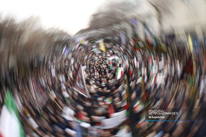 اجتماع عظیم مردمی و هیئات حسینی بمناسبت شهادت رهبر انقلاب در تبریز