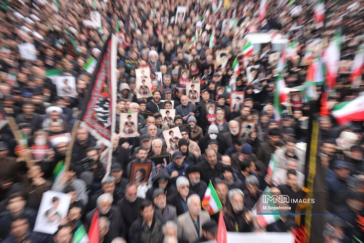 اجتماع عظیم مردمی و هیئات حسینی بمناسبت شهادت رهبر انقلاب در تبریز
