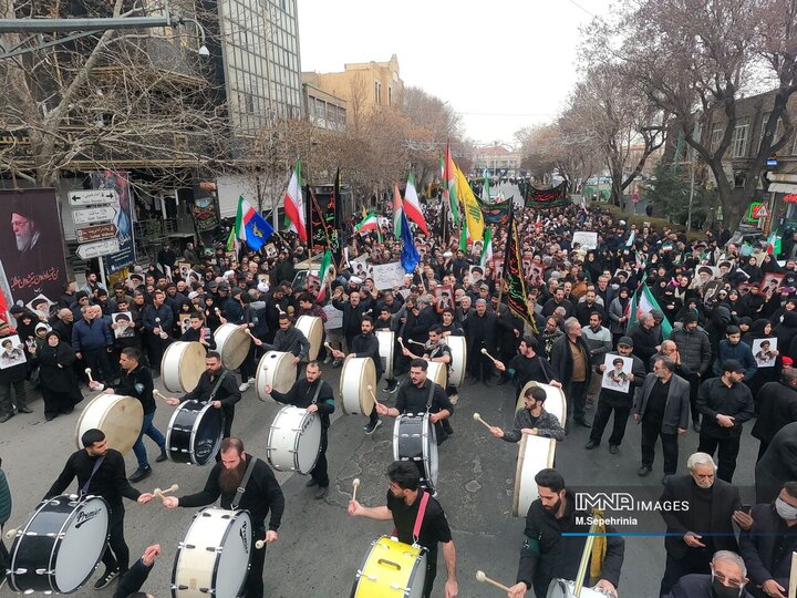 اجتماع عظیم مردمی و هیئات حسینی بمناسبت شهادت رهبر انقلاب در تبریز
