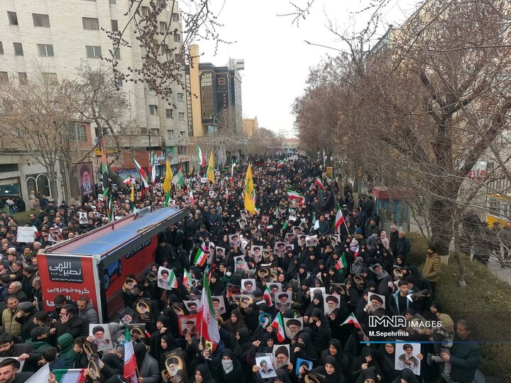 اجتماع عظیم مردمی و هیئات حسینی بمناسبت شهادت رهبر انقلاب در تبریز