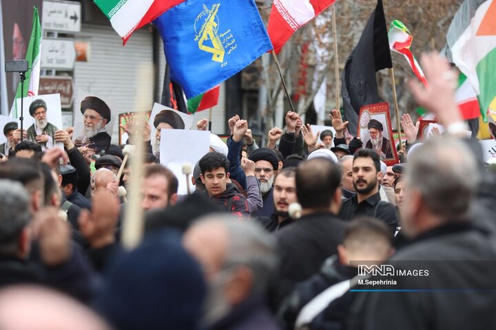 اجتماع عظیم مردمی و هیئات حسینی بمناسبت شهادت رهبر انقلاب در تبریز