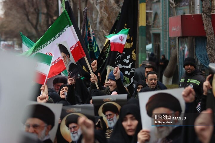 اجتماع عظیم مردمی و هیئات حسینی بمناسبت شهادت رهبر انقلاب در تبریز