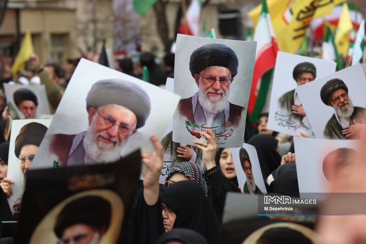فیلم| تجمع نمازگزاران چادگانی در خون‌خواهی قائد امت