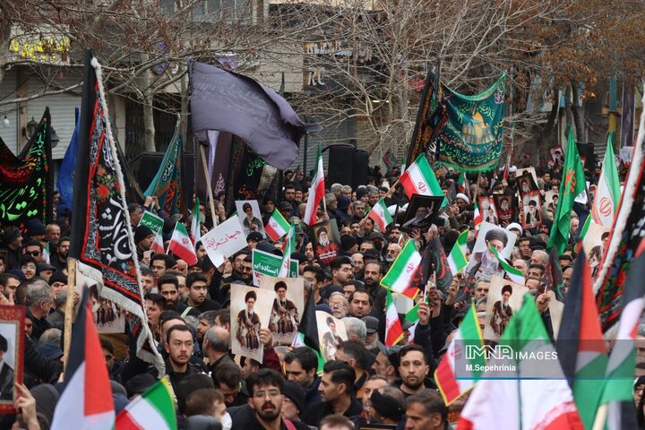 اجتماع عظیم مردمی و هیئات حسینی بمناسبت شهادت رهبر انقلاب در تبریز