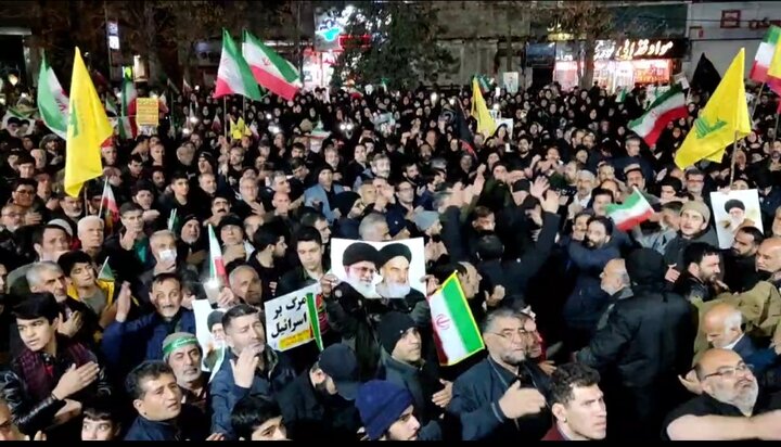 جمعیت عظیم خرم‌آبادی‌ها ؛ همبستگی بی‌نظیر با نیروهای مسلح و عزاداری برای امام شهید