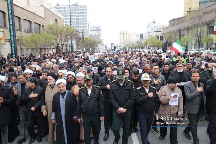 تشييع پیکر هشت شهید اقتدار ایران در مشهد
