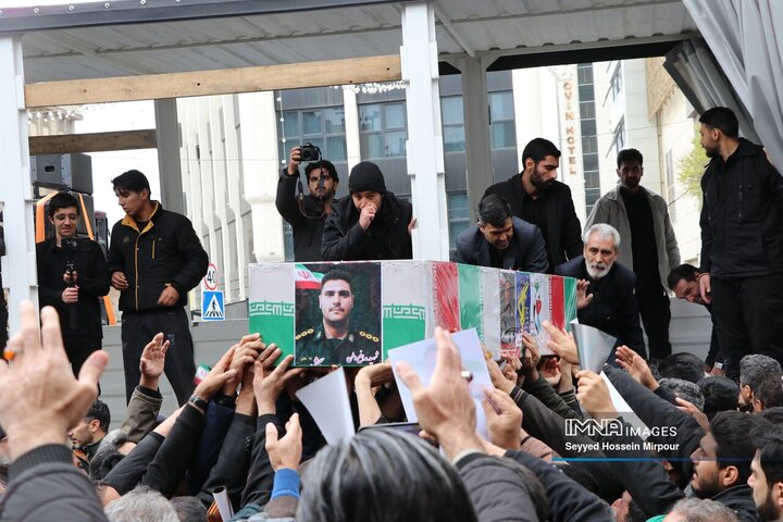 تشييع پیکر هشت شهید اقتدار ایران در مشهد