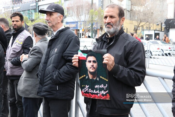تشييع پیکر هشت شهید اقتدار ایران در مشهد