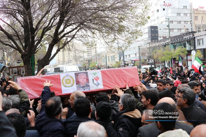 تشييع پیکر هشت شهید اقتدار ایران در مشهد