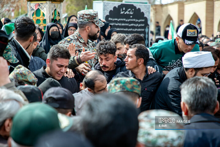 تشییع پیکر مطهر شهید اقتدار در اراک