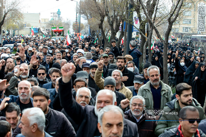 تشییع پیکر مطهر شهید اقتدار در اراک