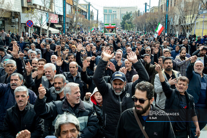 تشییع پیکر مطهر شهید اقتدار در اراک