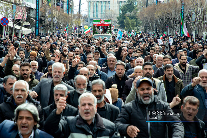 تشییع پیکر مطهر شهید اقتدار در اراک