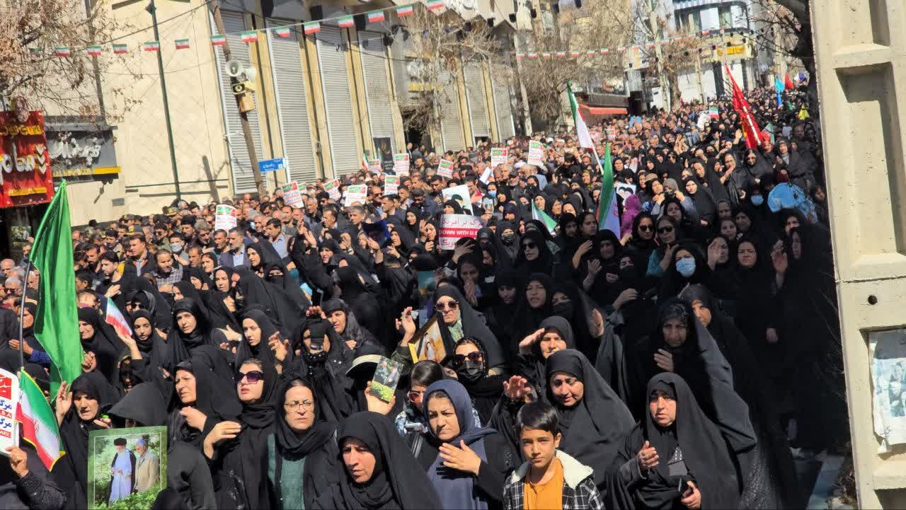 پیکر شهیدان «امین اورنگ» و «علی آزم» بر دستان مردم ولایتمدار یاسوج تشییع شد+عکس