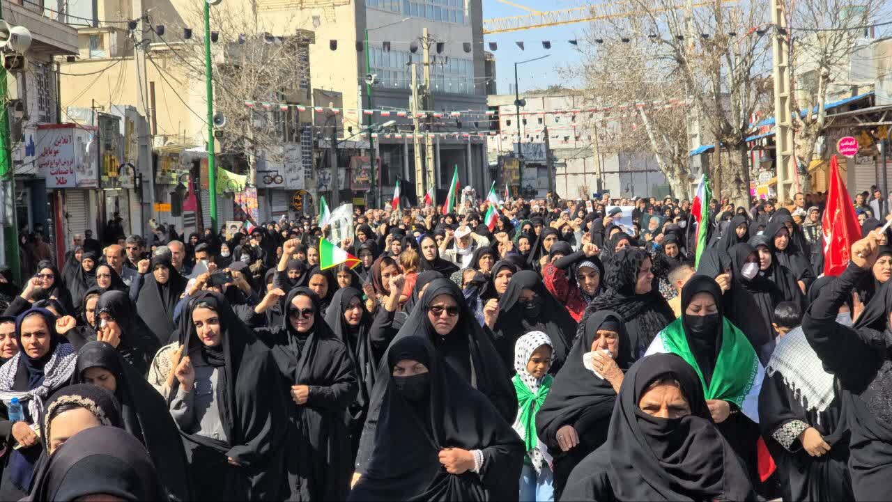 پیکر شهیدان «امین اورنگ» و «علی آزم» بر دستان مردم ولایت‌مدار یاسوج تشییع شد+عکس