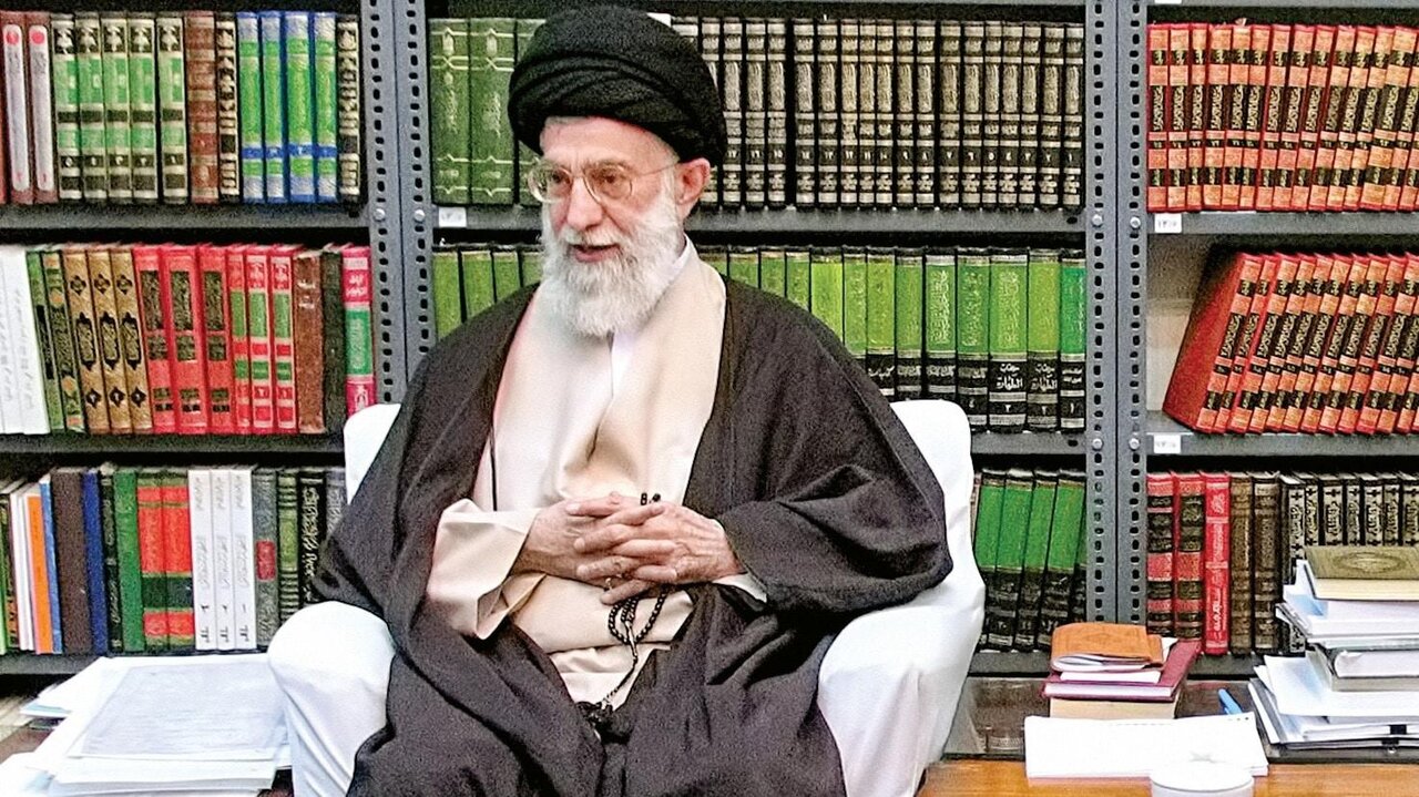 خوانش رهبر شهید حضرت آیت‌الله امام خامنه‌ای (رضوان‌الله‌علیه) از فناوری آینده
