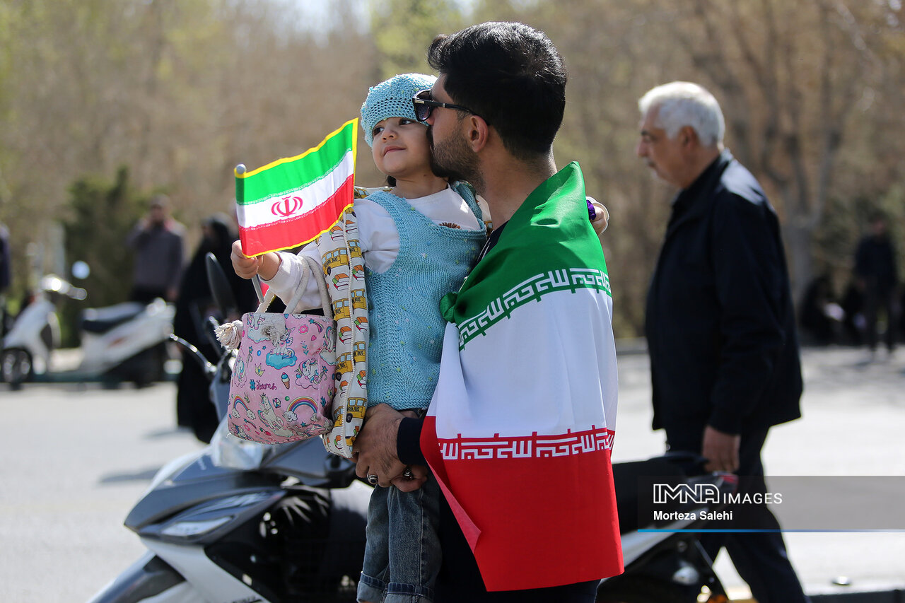رقص آتش بر پیکر خیانت برای آزادی به سبک واشنگتن