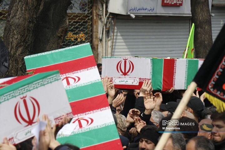 خدا و قرآن، حافظ ایران هستند