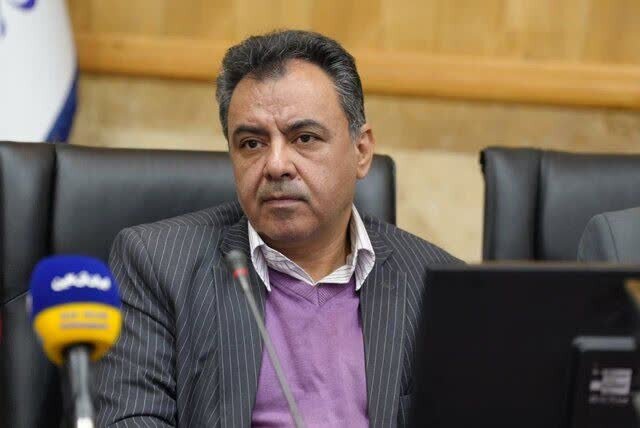 توزیع ۳۰۰ اصله نهال مثمر رایگان بعد از نماز جمعه کرمانشاه