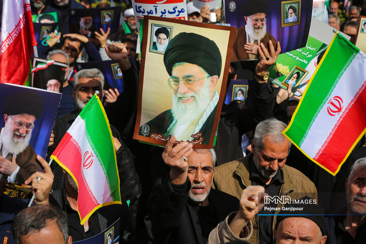 راهپیمایی مردم اصفهان در محکومیت جنایات آمریکا و رژیم صهیونیستی