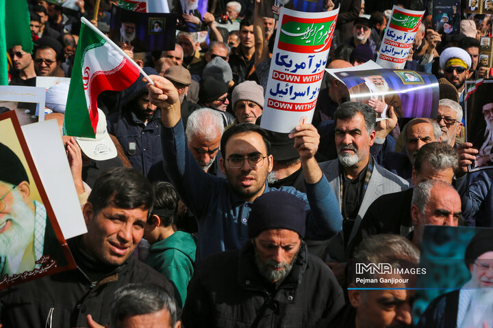 راهپیمایی مردم اصفهان در محکومیت جنایات آمریکا و رژیم صهیونیستی