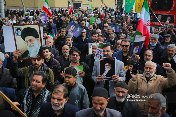 راهپیمایی مردم اصفهان در محکومیت جنایات آمریکا و رژیم صهیونیستی