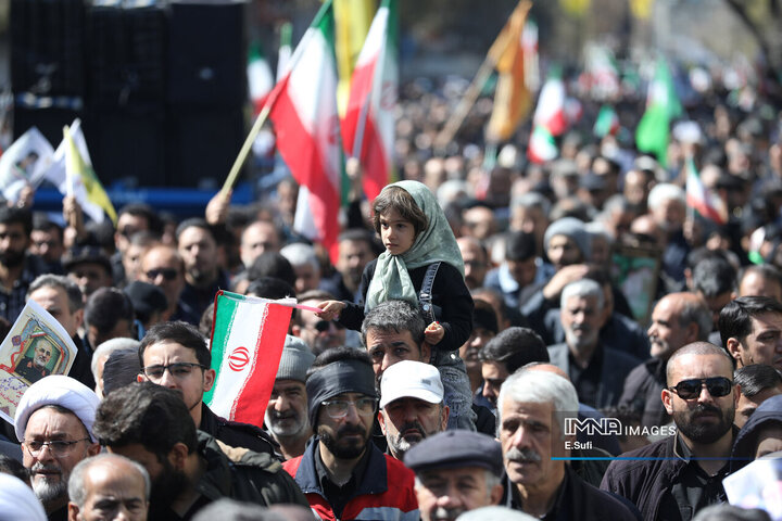 مراسم تشییع پیکر مطهر شهدای مدافع وطن در اراک