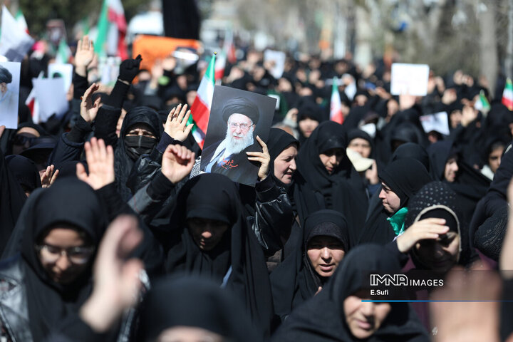 مراسم تشییع پیکر مطهر شهدای مدافع وطن در اراک