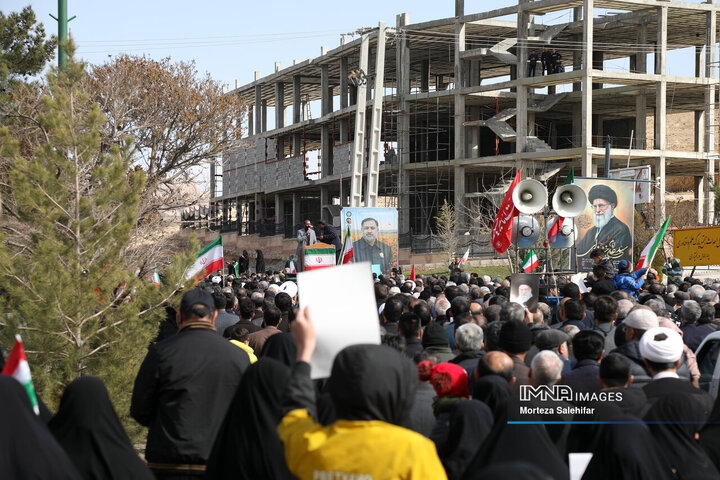 تشییع پیکر شهید «اردشیر رئیسی دهکردی» در شهرکرد