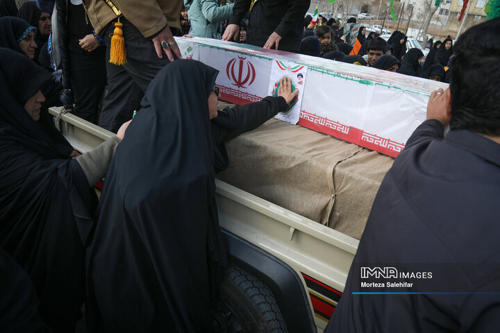 در حمله موشکی به زنجان ۳ نفر شهید شدند