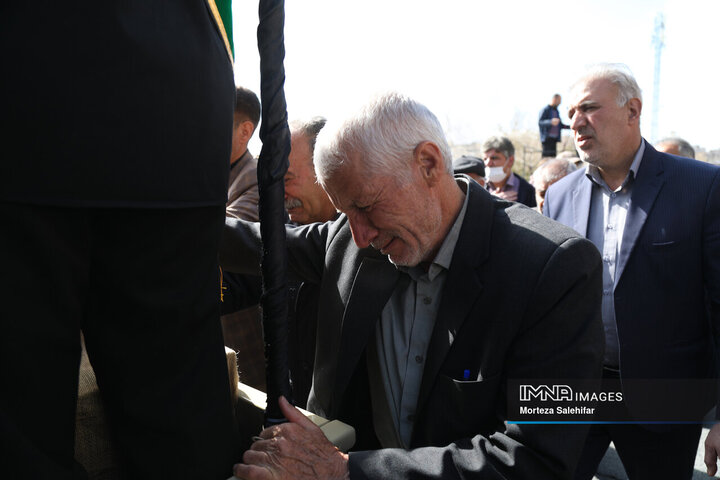 تشییع پیکر شهید «اردشیر رئیسی دهکردی» در شهرکرد