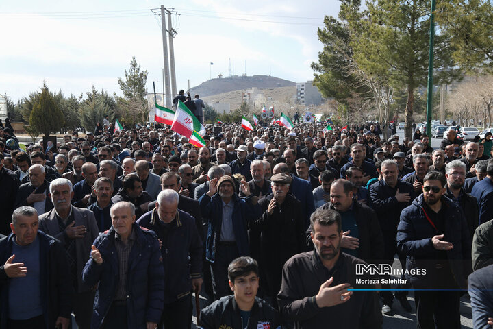 تشییع پیکر شهید «اردشیر رئیسی دهکردی» در شهرکرد