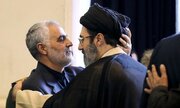 بیعت خانواده شهید حاج قاسم سلیمانی با آیت‌الله سید مجتبی خامنه‌ای