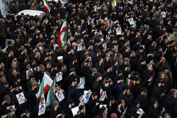 Iranians pledge allegiance to their new Leader