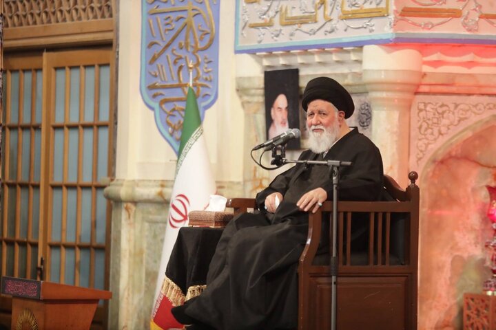 تداوم ایستادگی مردم در میدان بسیار اهمیت دارد