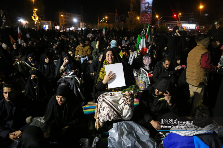 احیای شب نوزدهم ماه مبارک رمضان در میادین شهر اصفهان