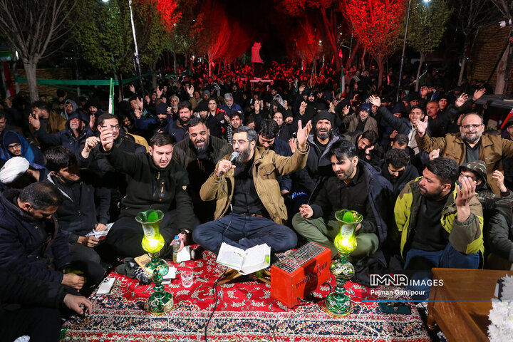 احیای شب نوزدهم ماه مبارک رمضان در میادین شهر اصفهان