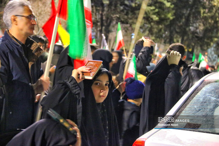 مراسم  احیای شب نوزدهم وعزای رهبر شهید در خیابان‌های کرمانشاه