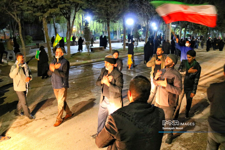 مراسم  احیای شب نوزدهم وعزای رهبر شهید در خیابان‌های کرمانشاه