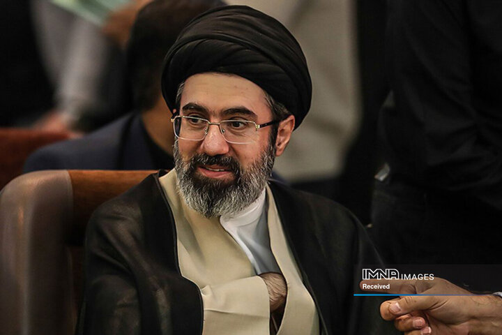 بررسی ابعاد فقهی و علمی شخصیت رهبر جوان ایران