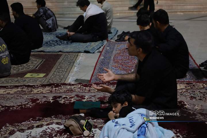 مراسم احیا نوزدهمین شب ماه مبارک رمضان در امام زاده سید مظفر بندرعباس