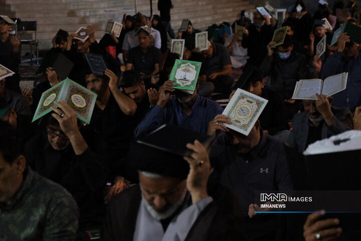 مراسم احیا نوزدهمین شب ماه مبارک رمضان در امام زاده سید مظفر بندرعباس