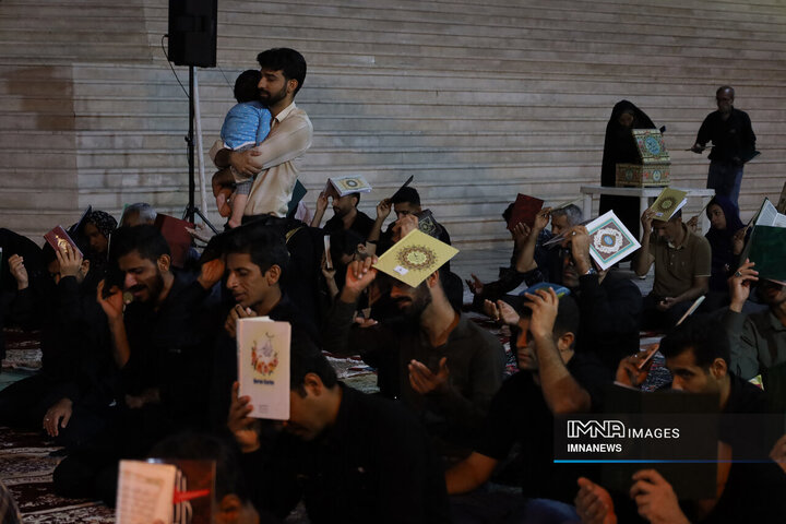 مراسم احیا نوزدهمین شب ماه مبارک رمضان در امام زاده سید مظفر بندرعباس