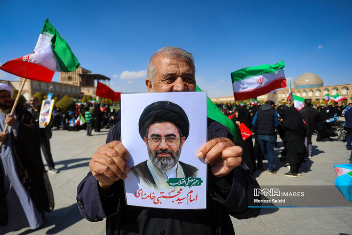 بیعت مردم اصفهان با آیت‌الله العظمی سید مجتبی خامنه‌ای