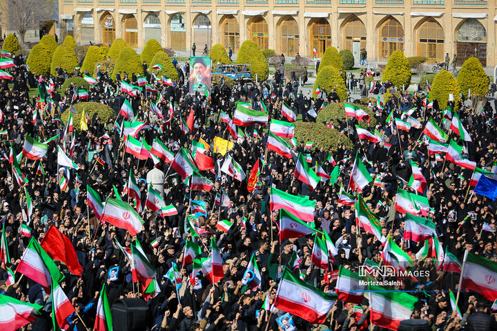 بیعت مردم اصفهان با آیت‌الله العظمی سید مجتبی خامنه‌ای