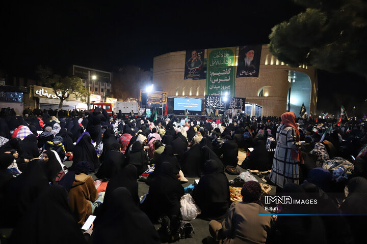 احیای شب نوزدهم ماه مبارک رمضان در میدان شهدای اراک
